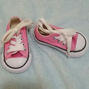 Baby Converse pink size 2